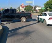 Vehículo chocó contra un taxi     